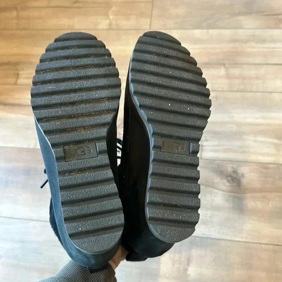 UGG Kriston Waterproof Bootie Suede Leather Black Wedge Sz 10 - Picture 10 of 10